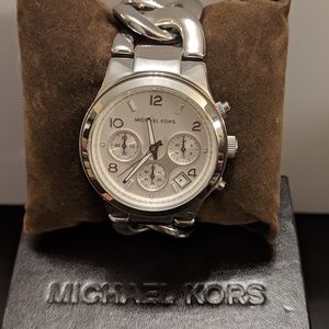 Michael Kors Runway Chronograph Twist Chain